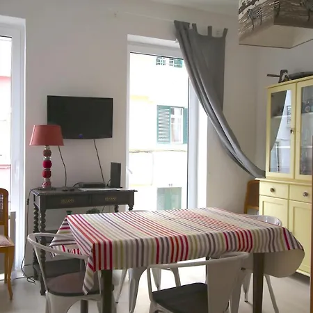 Feeling Discoveries Apartment