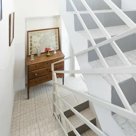 Feeling Discoveries Apartment